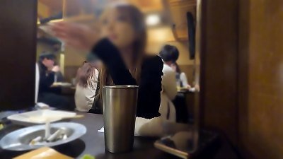 completely Real [Personal Shooting] [Hidden Shooting] God slender Hostess female spit-filled elder sister And drinking asses At A Tavern...
